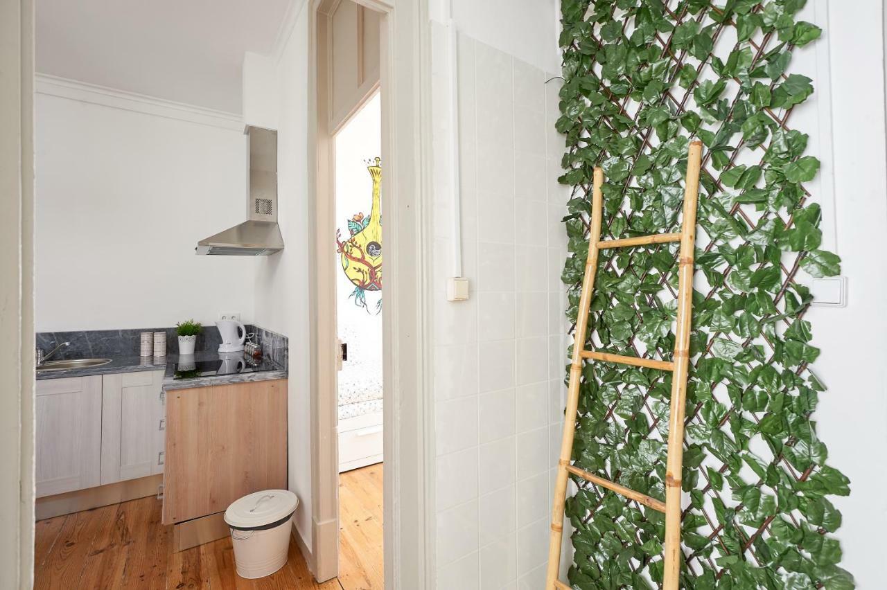 Love Inn Bairro Alto 4 Lisbon Exterior photo
